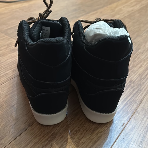 kelsa black suede hidden wedge sneakers - Picture 7 of 10